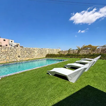 Σπίτι διακοπών Luxury Duplex House In Center Of Malta With Private Swimming Pool Żebbuġ