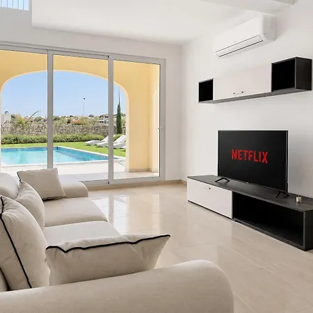 Luxury Duplex House In Center Of Malta With Private Swimming Pool *