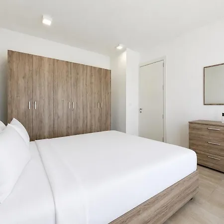Luxury Duplex House In Center Of Malta With Private Swimming Pool Σπίτι διακοπών *